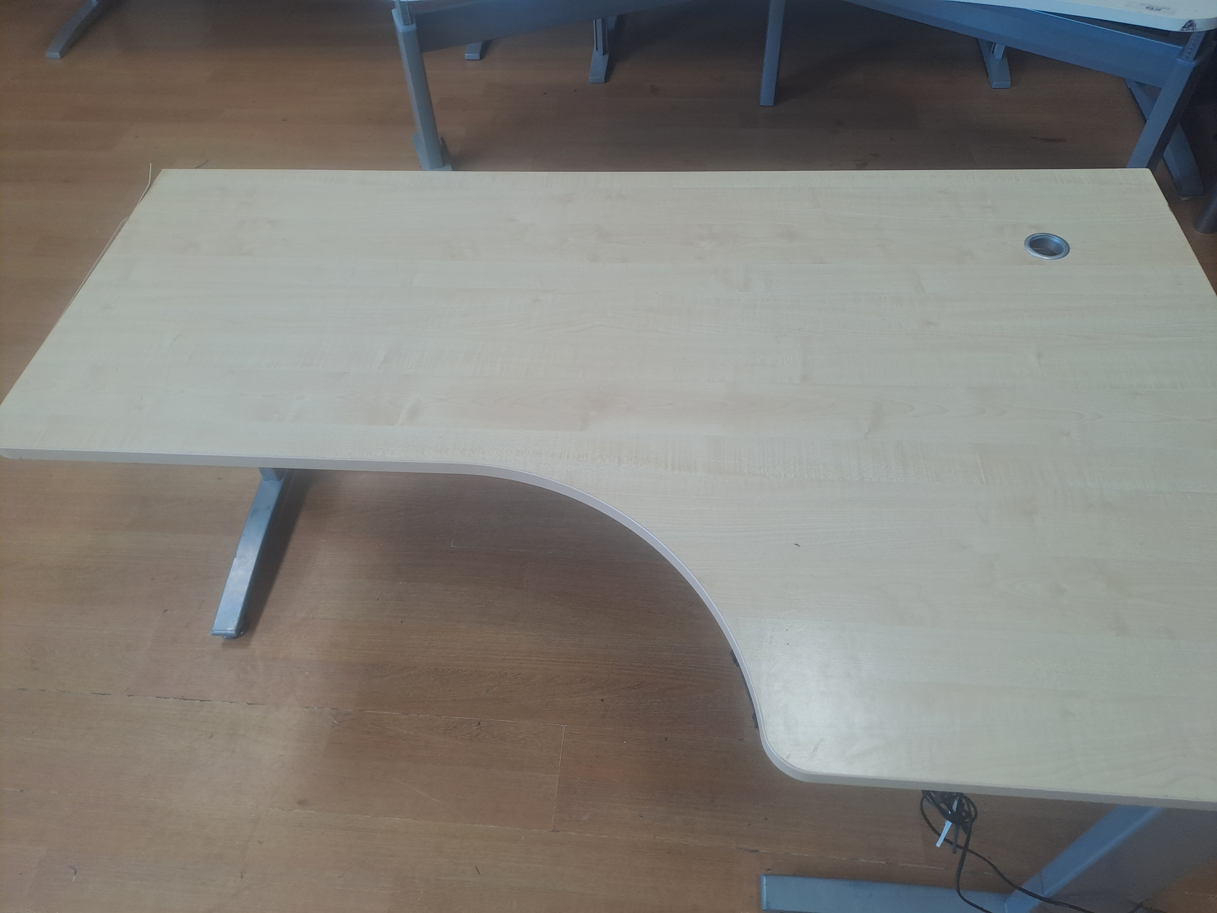 Adjustable Curved Desk