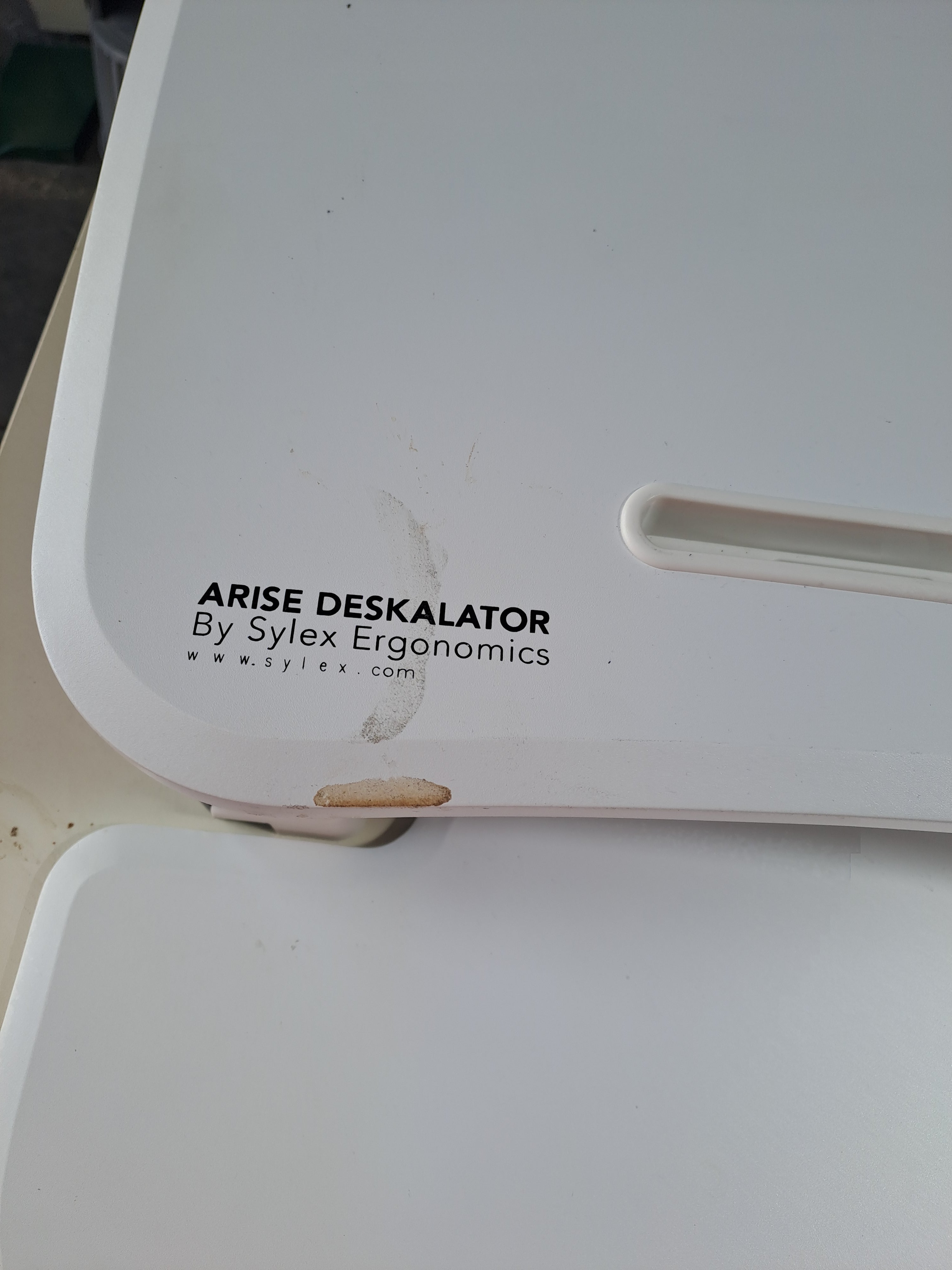 Arise Deskalator-White