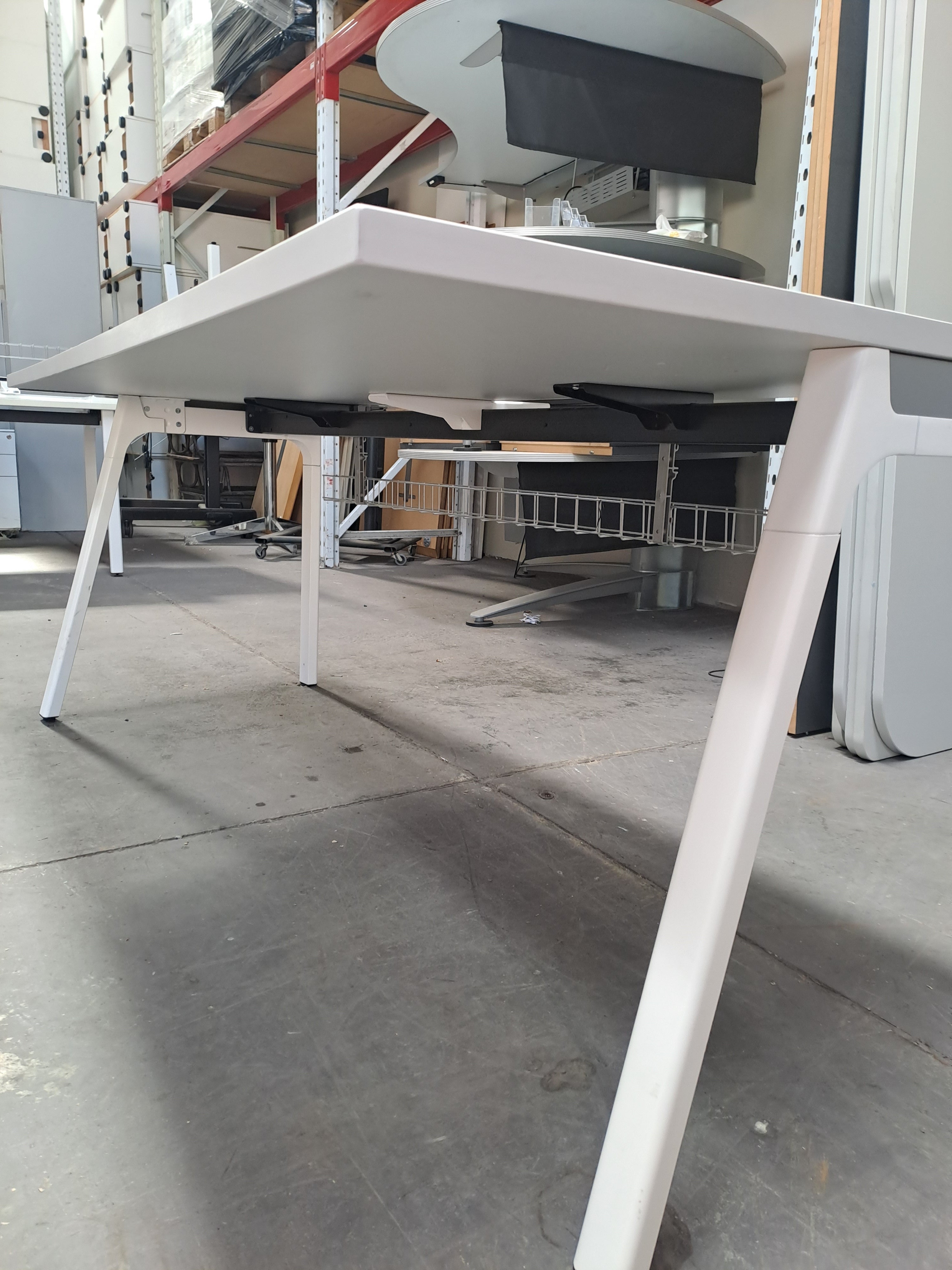 Angle Desk-Gray