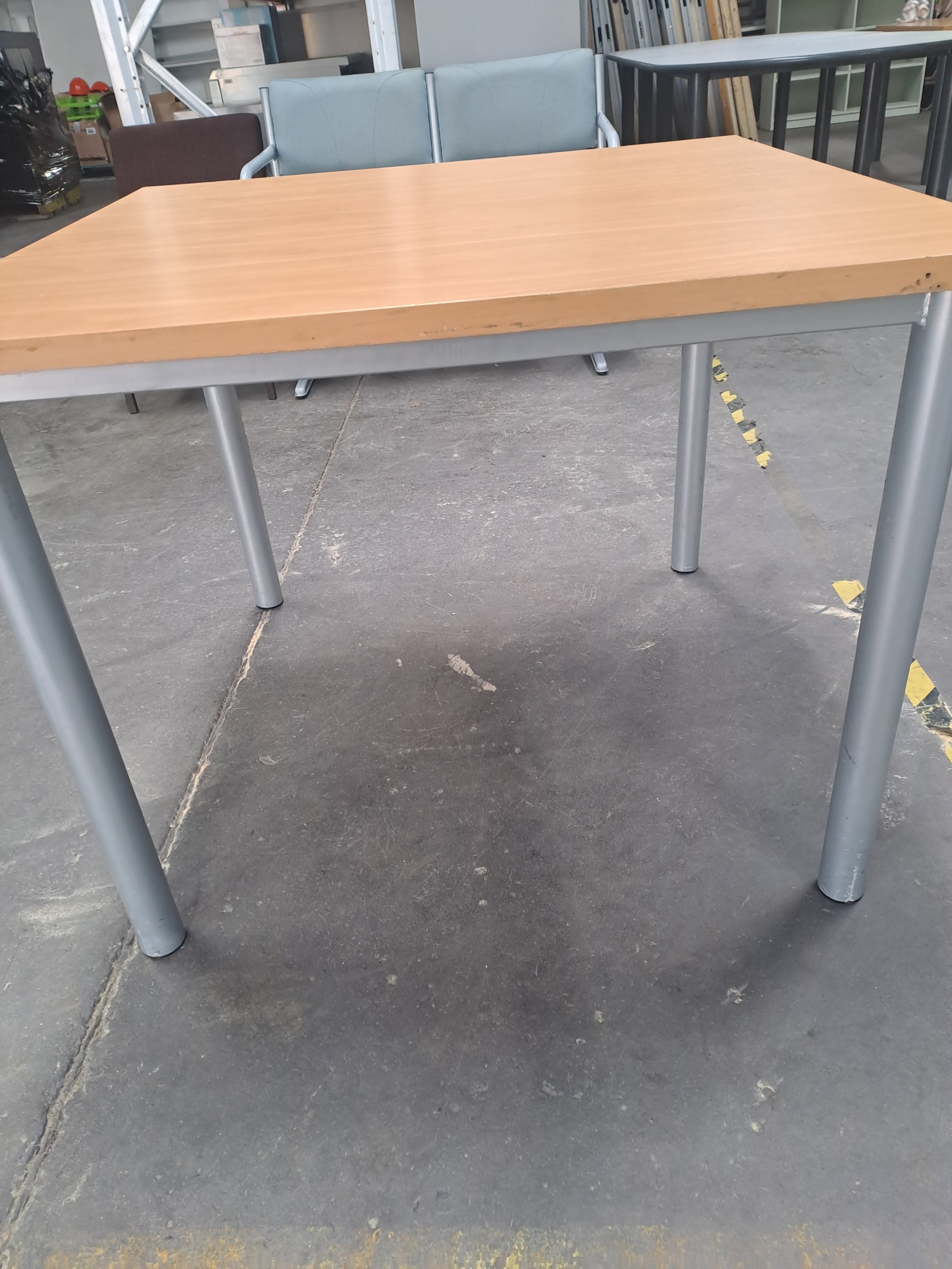 900mm Table