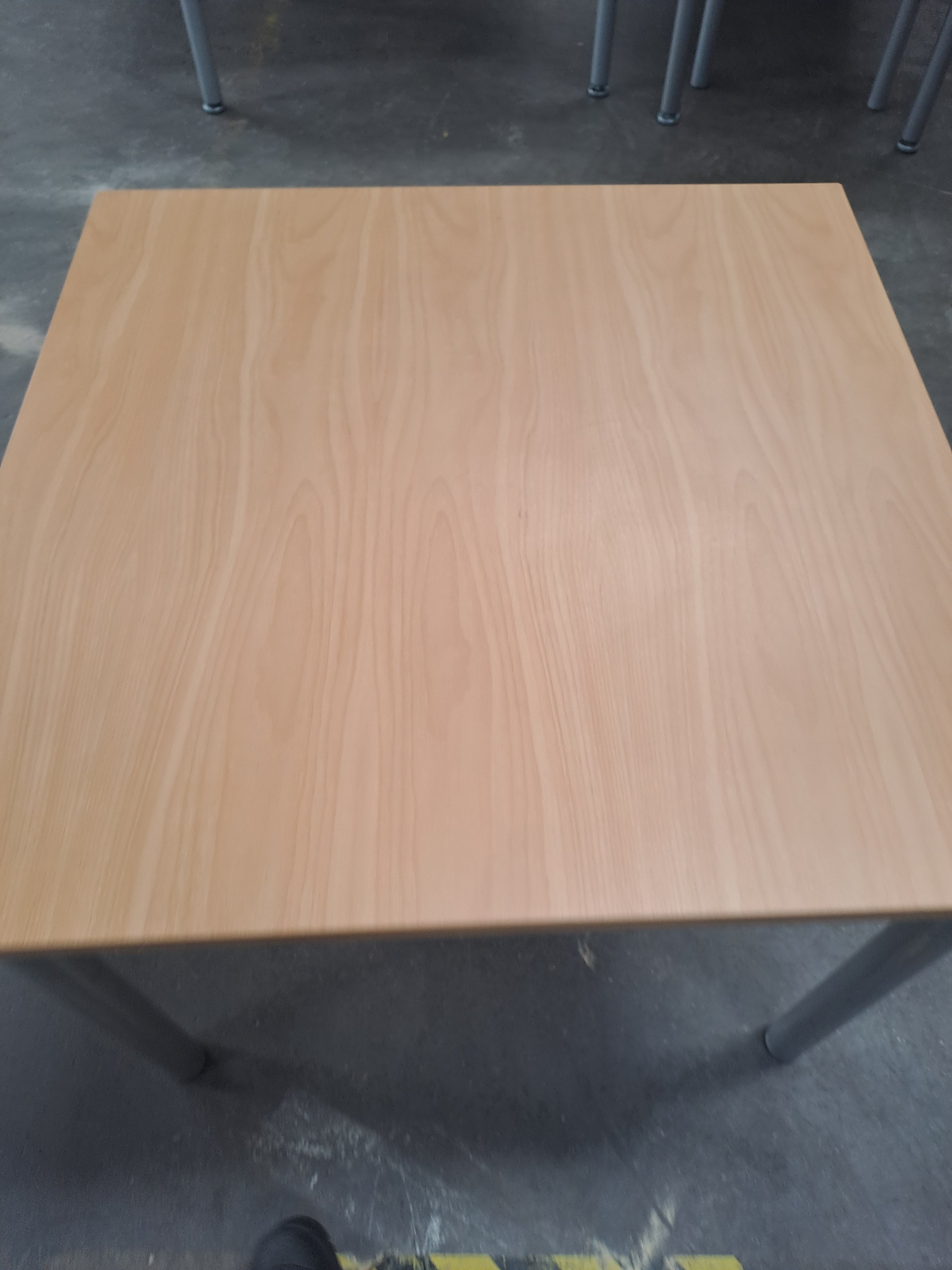 900mm Table