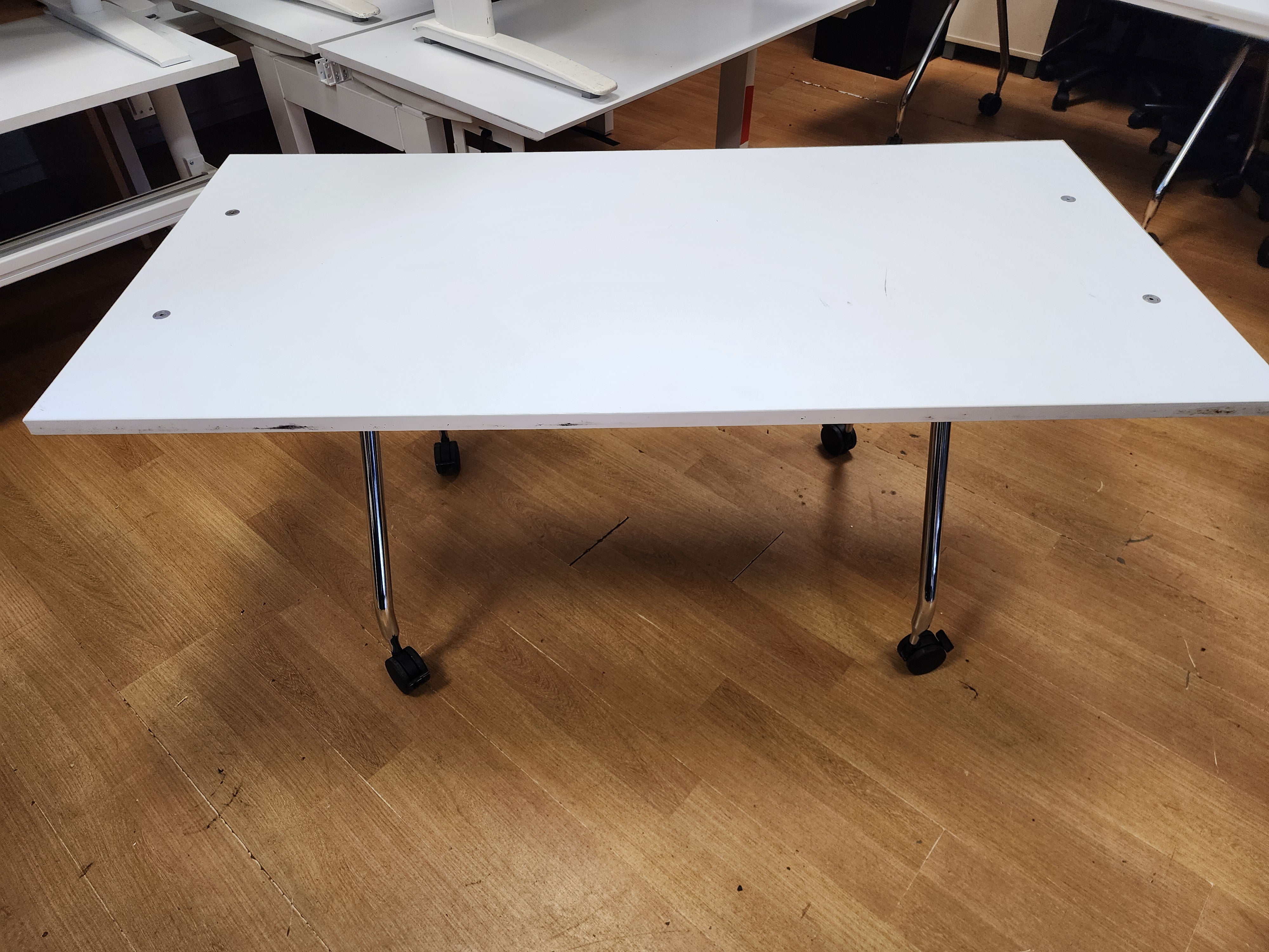 Straight Desk-On Wheels