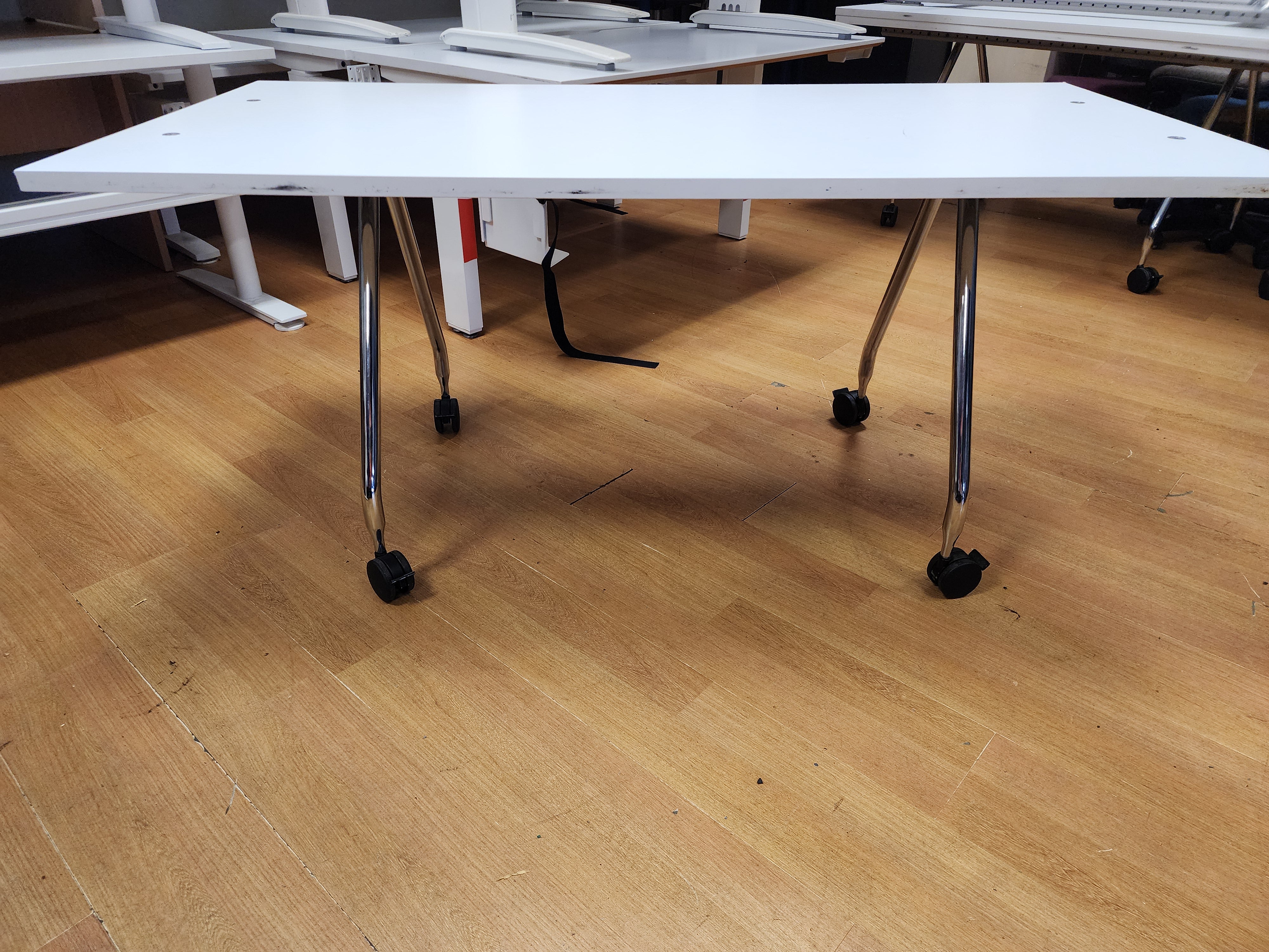 Straight Desk-On Wheels