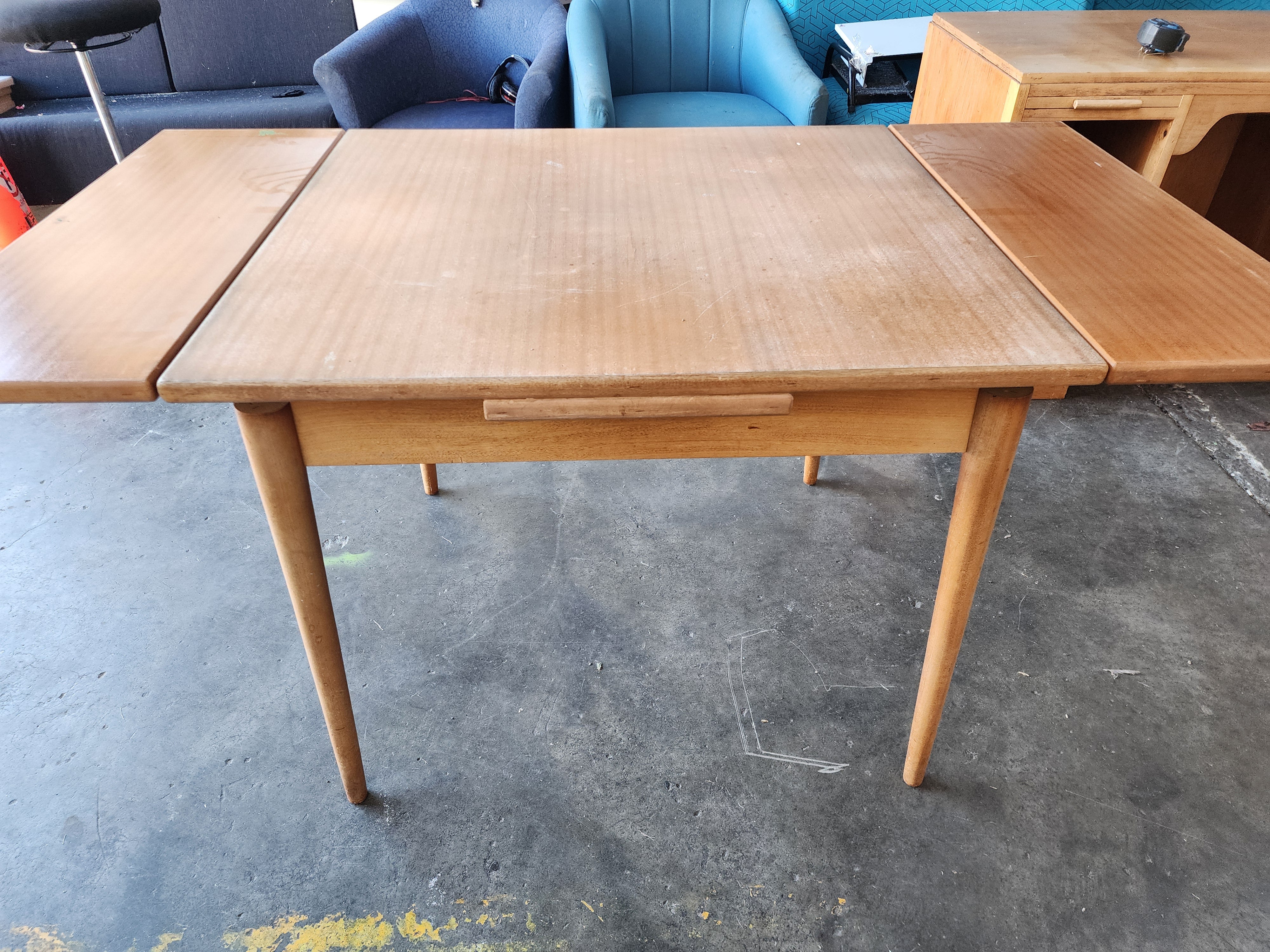 Dinning Table-Vintage
