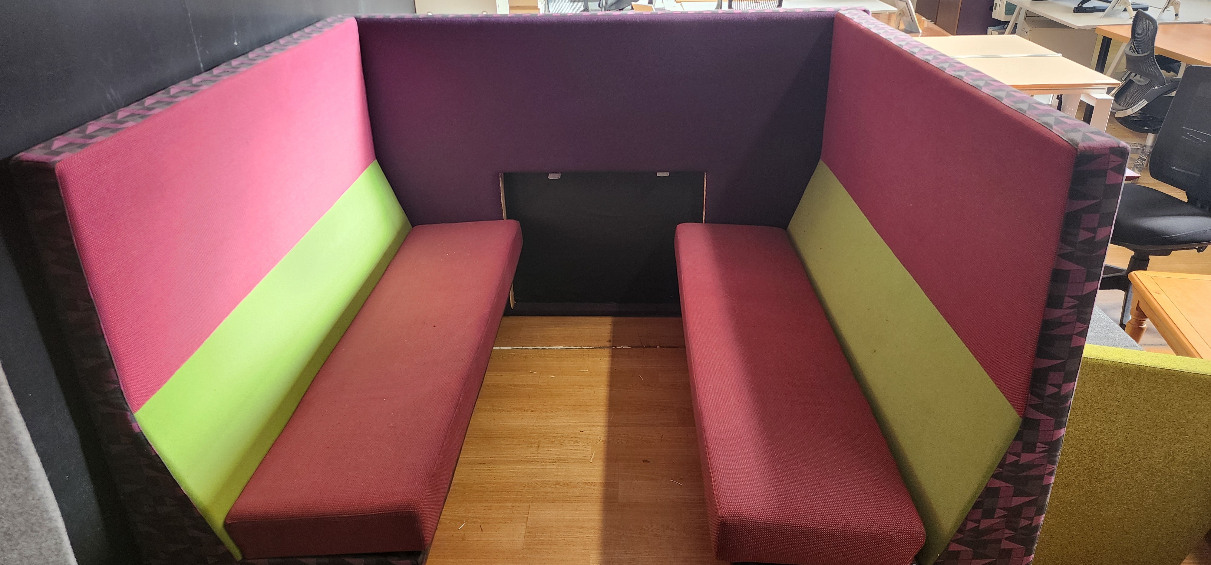 8Seater Booth Style