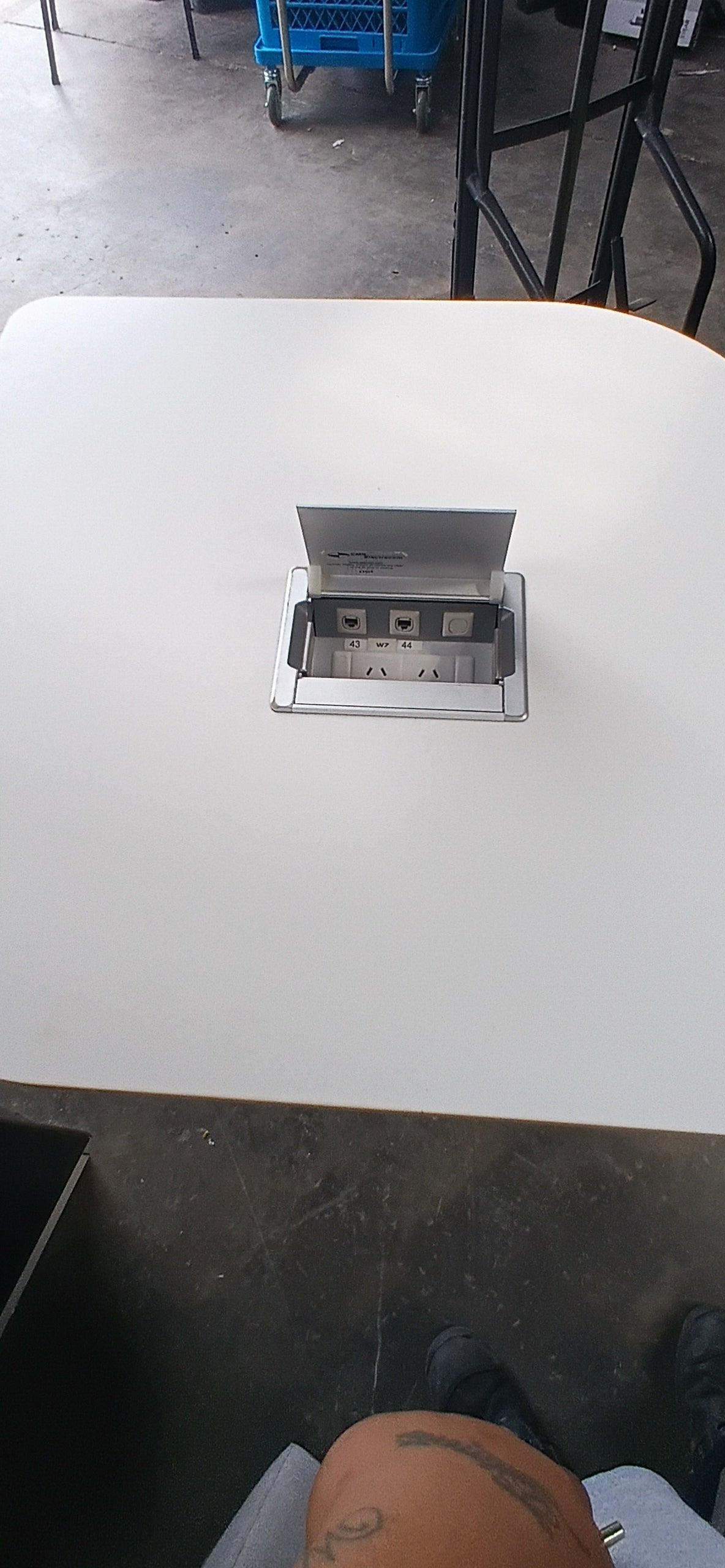 Square Table-White