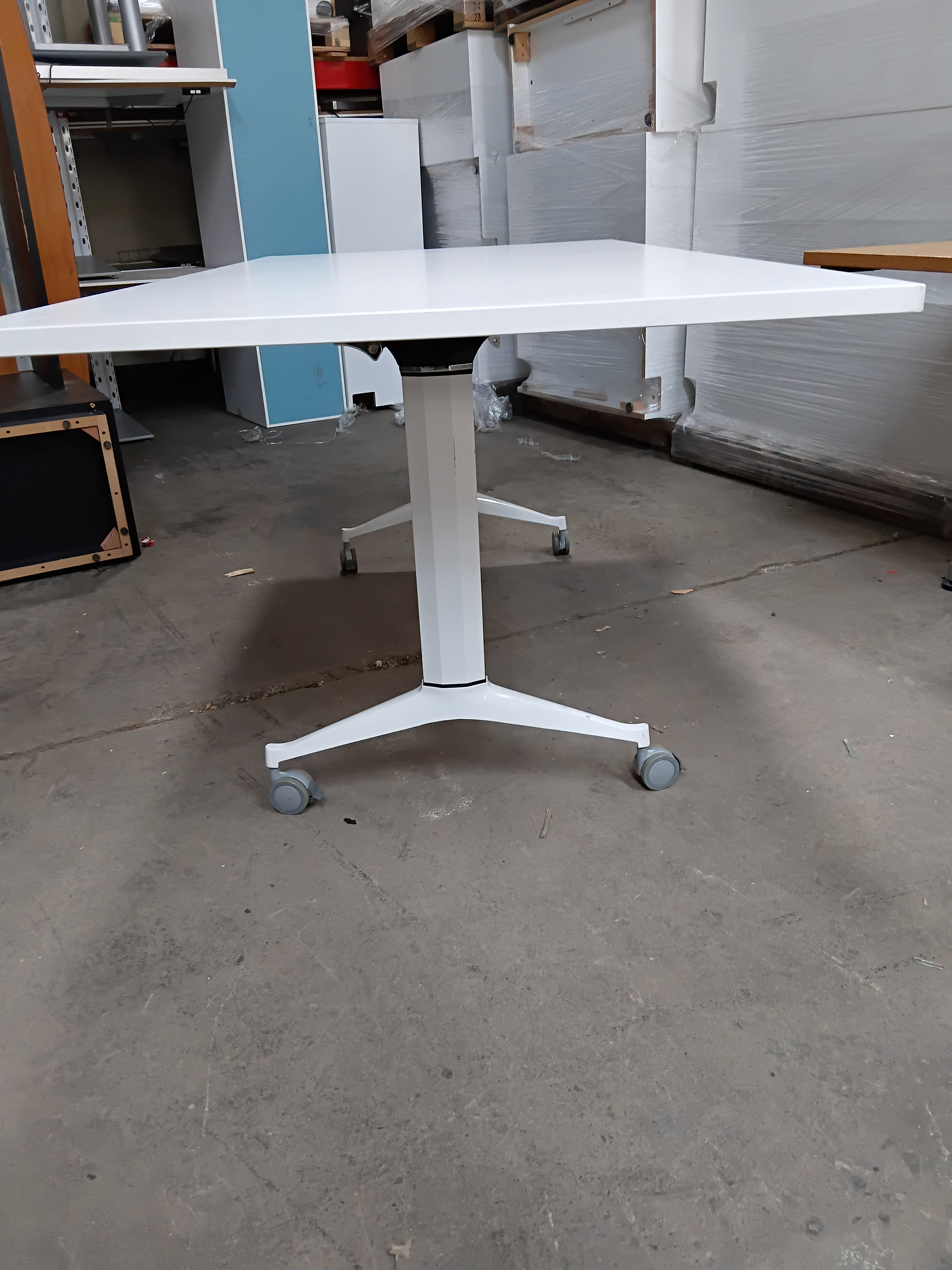 Flip Table-White