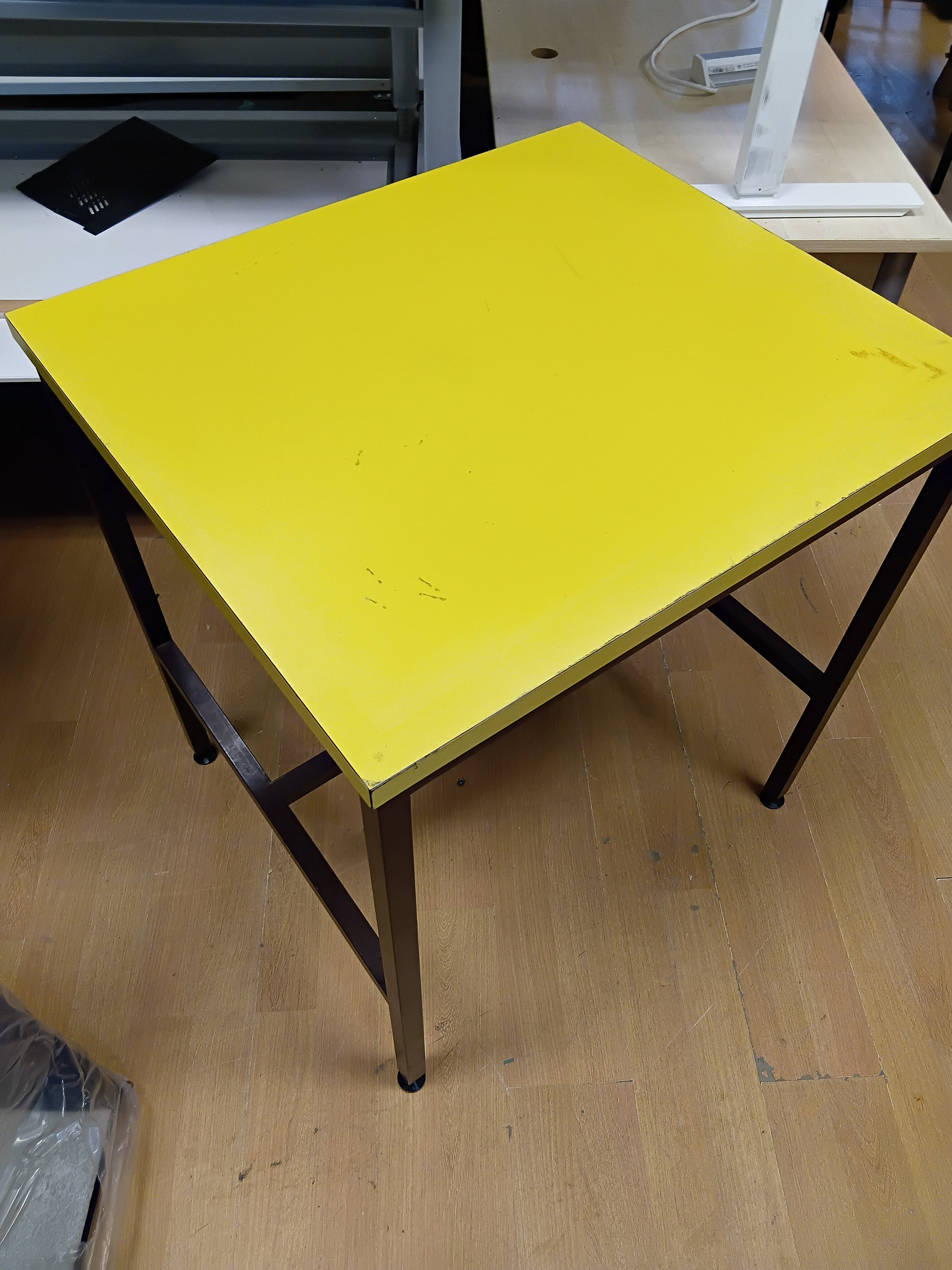 High Table-Yellow
