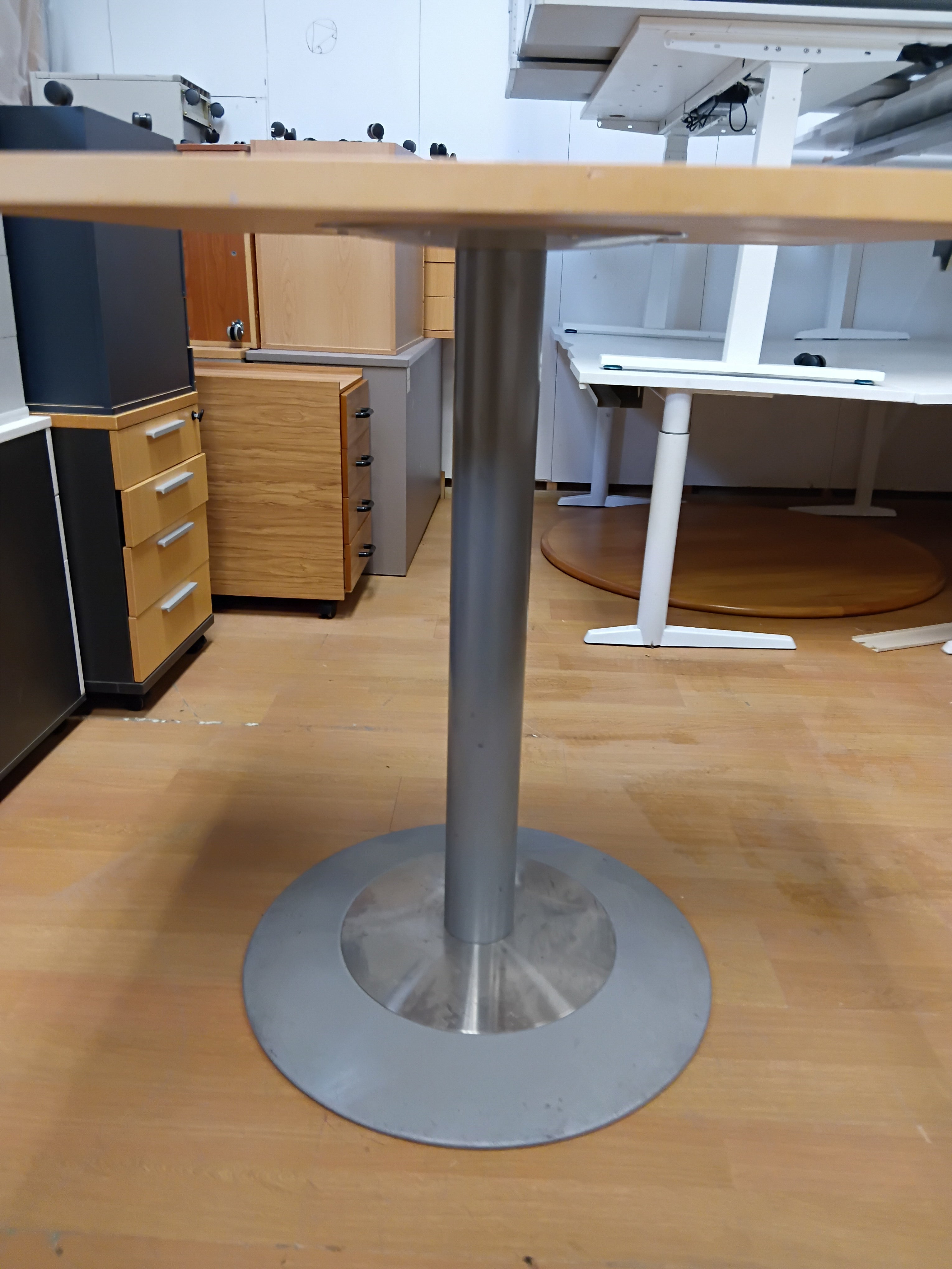 High Table-Single Leg