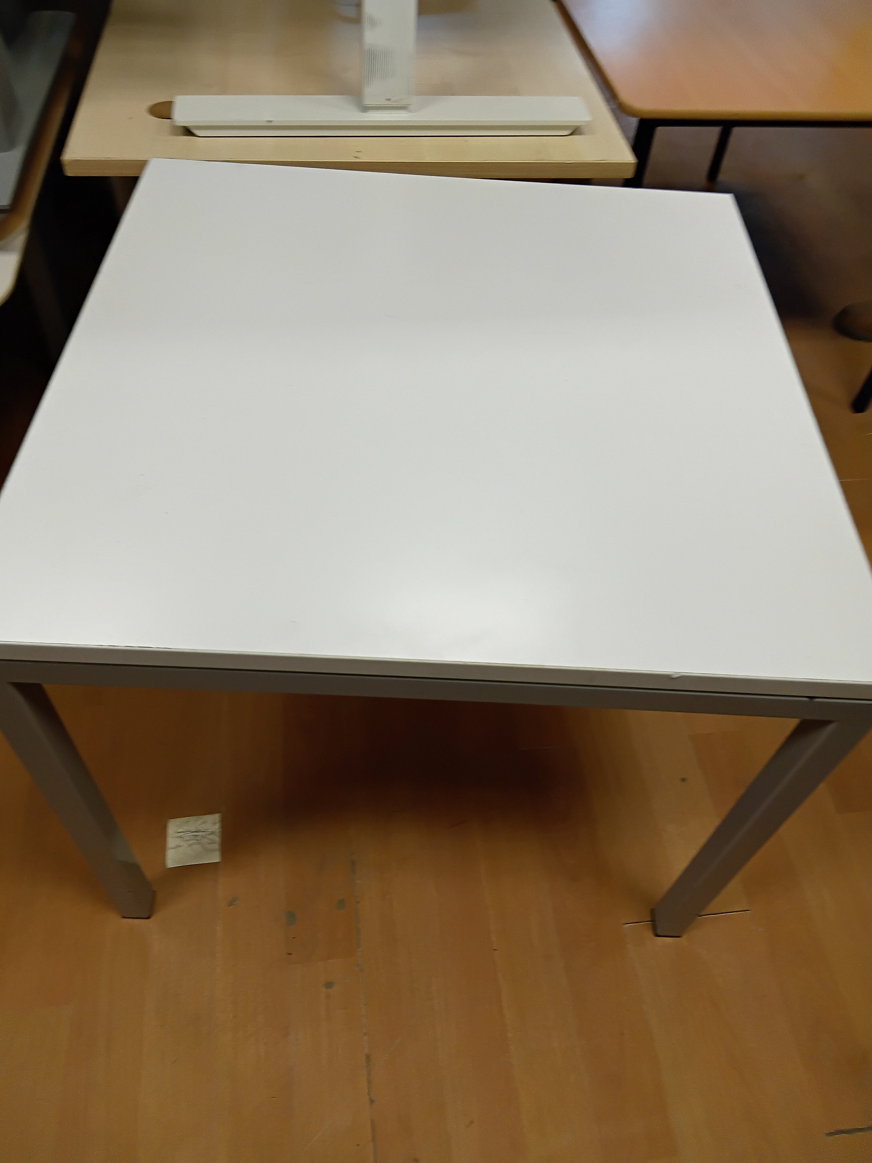 Square Table-White
