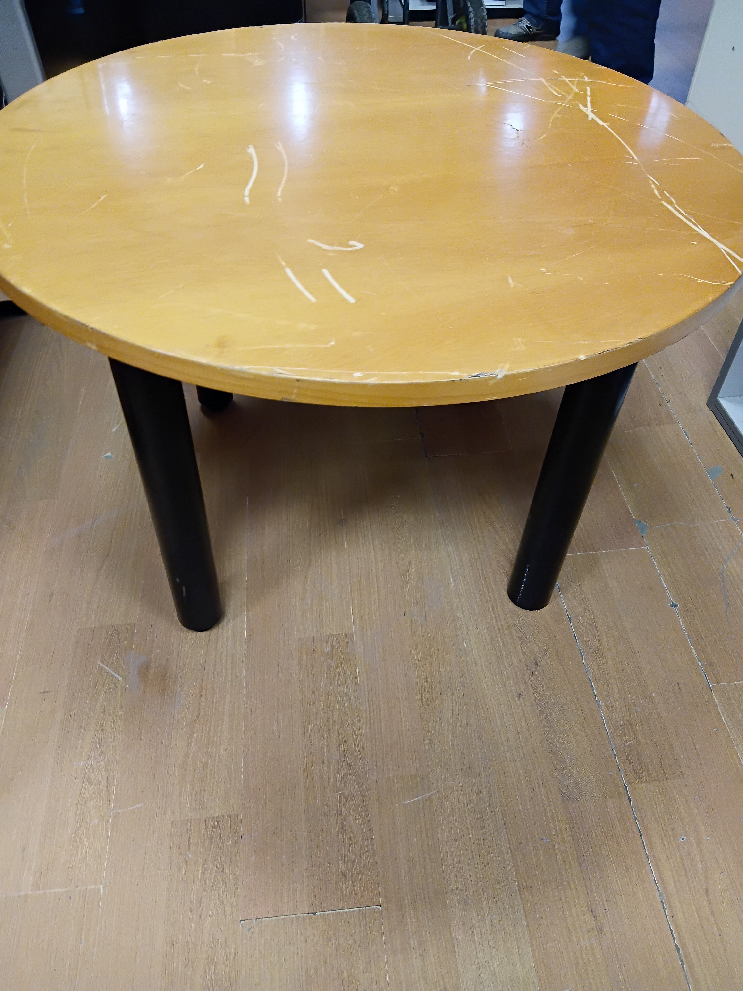 Round Table-Veneer