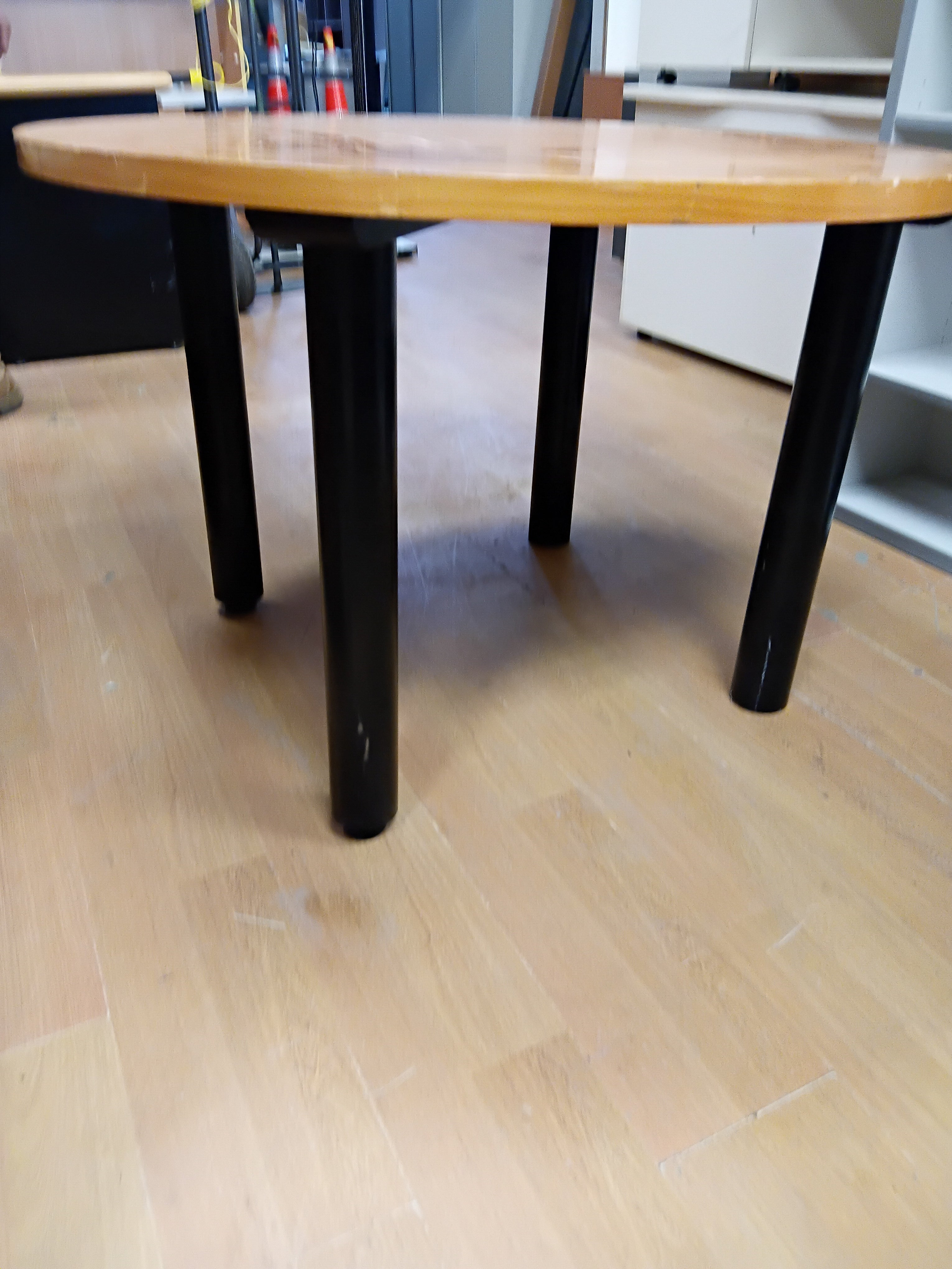 Round Table-Veneer