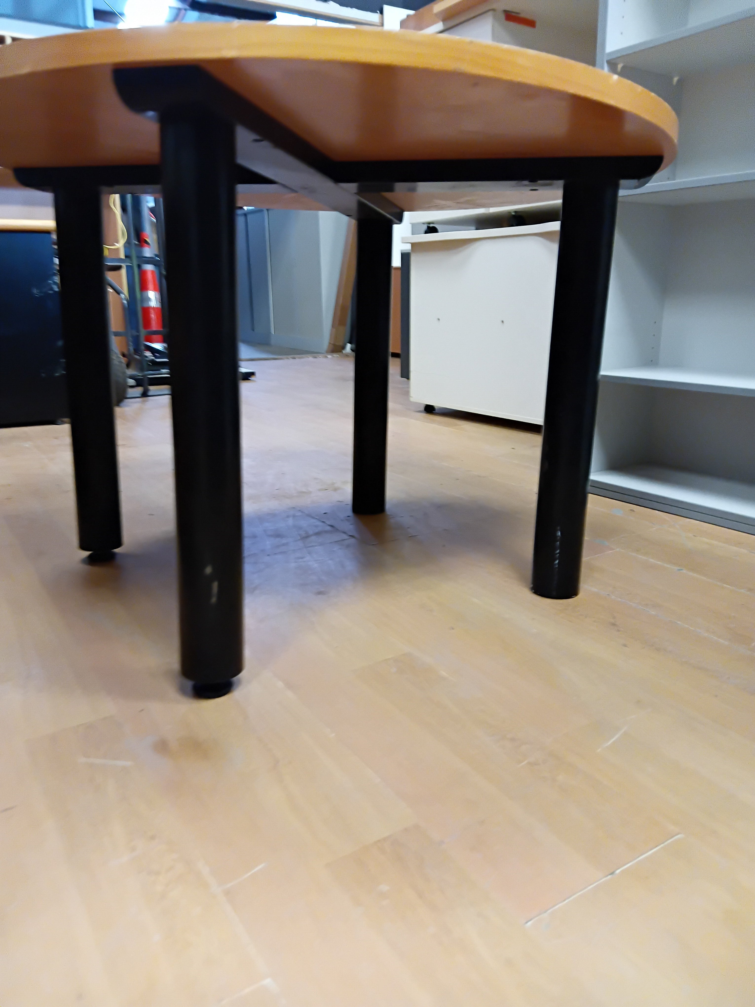 Round Table-Veneer