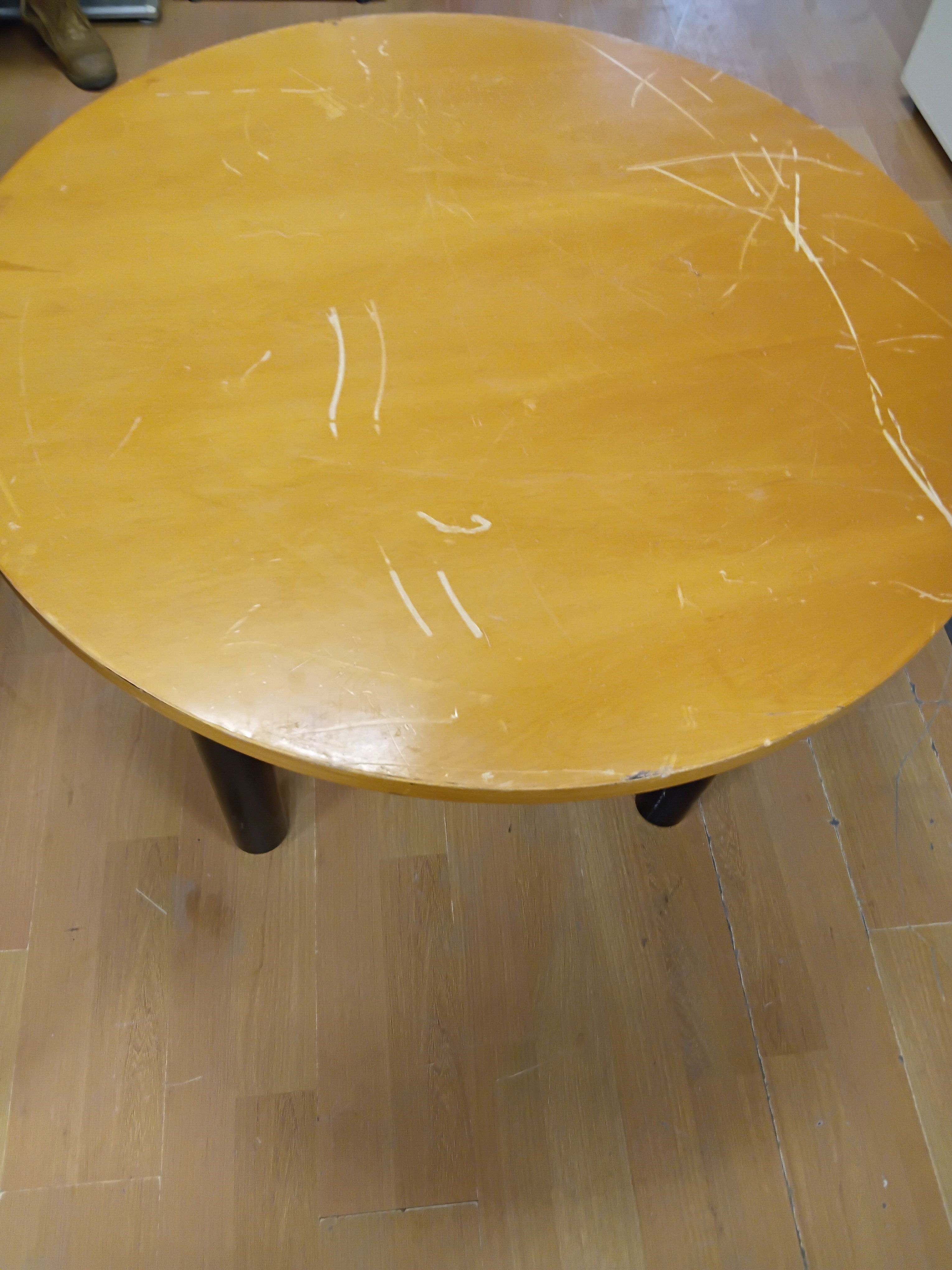 Round Table-Veneer