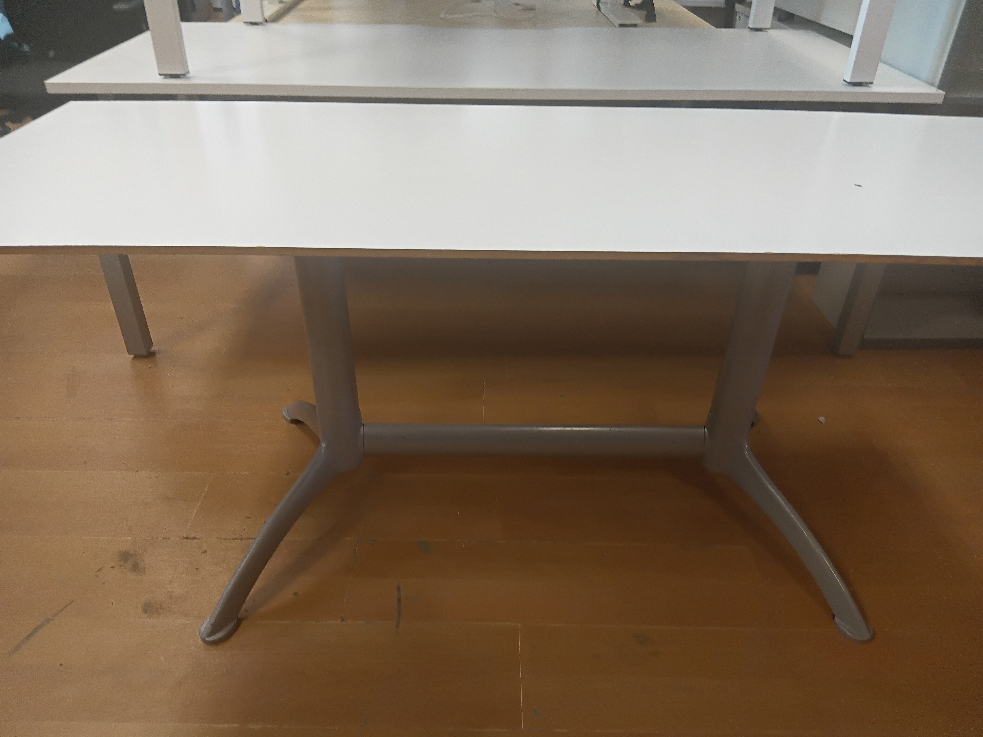 Table-Off Whit