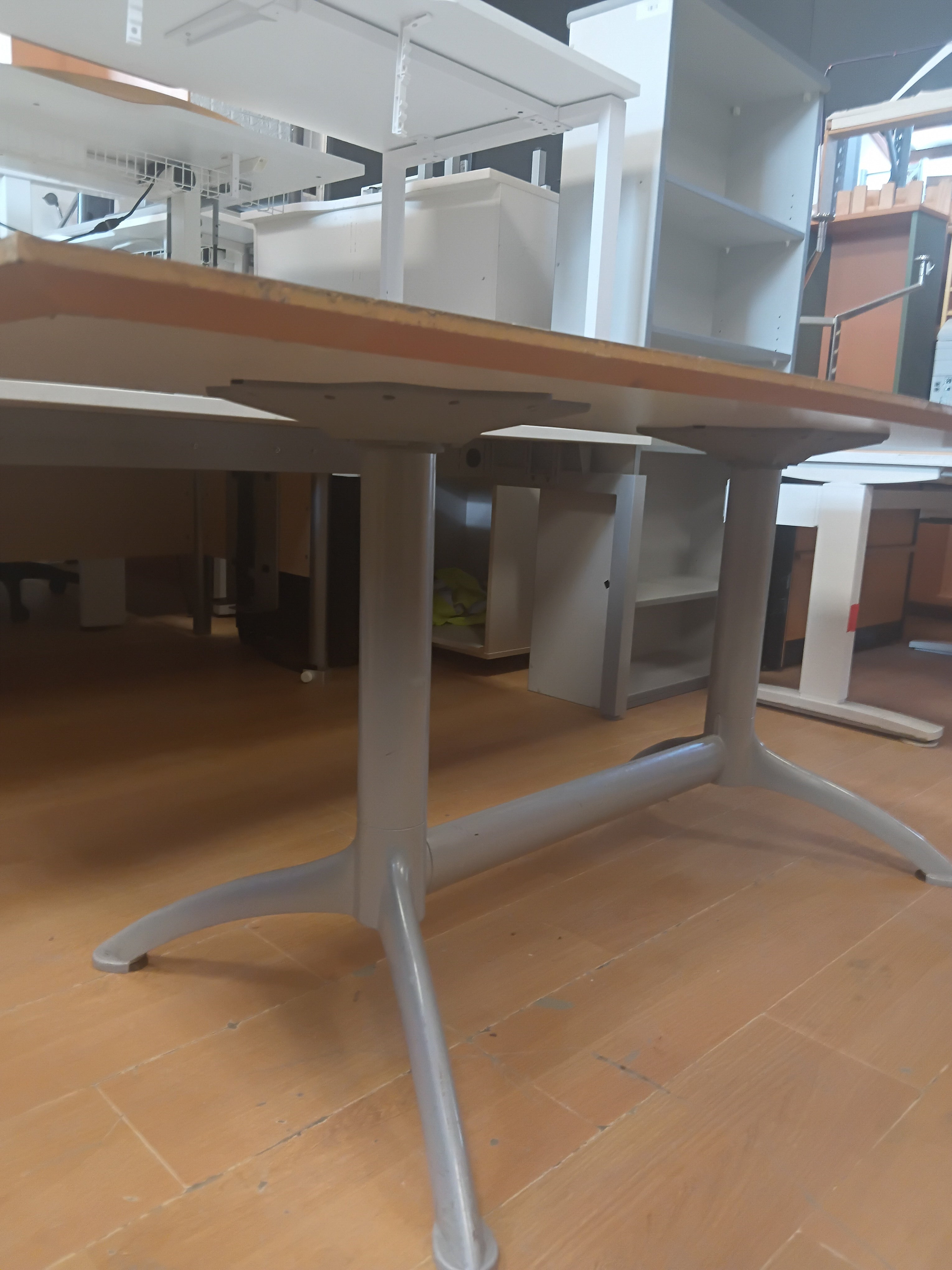 Table-Off Whit