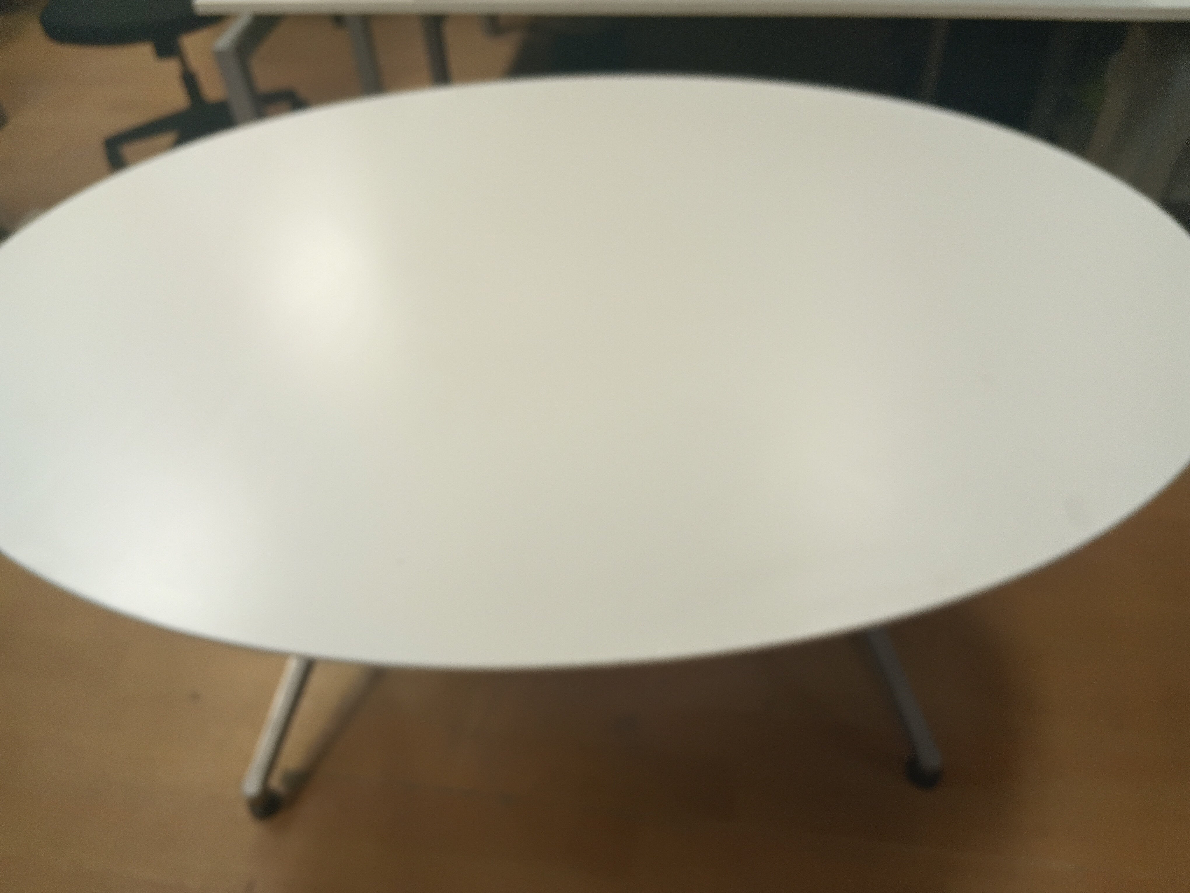 Oval Table=White