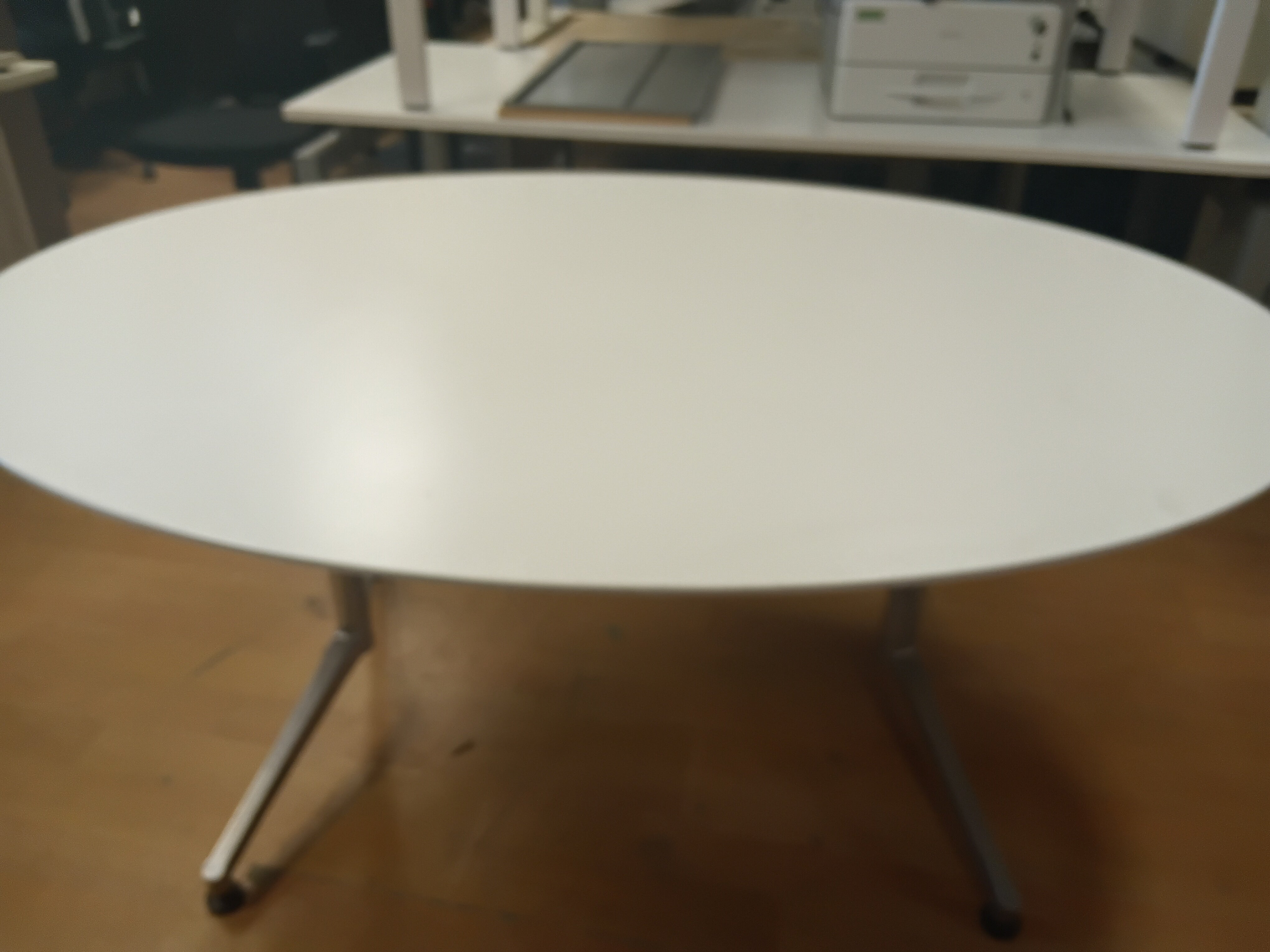 Oval Table=White