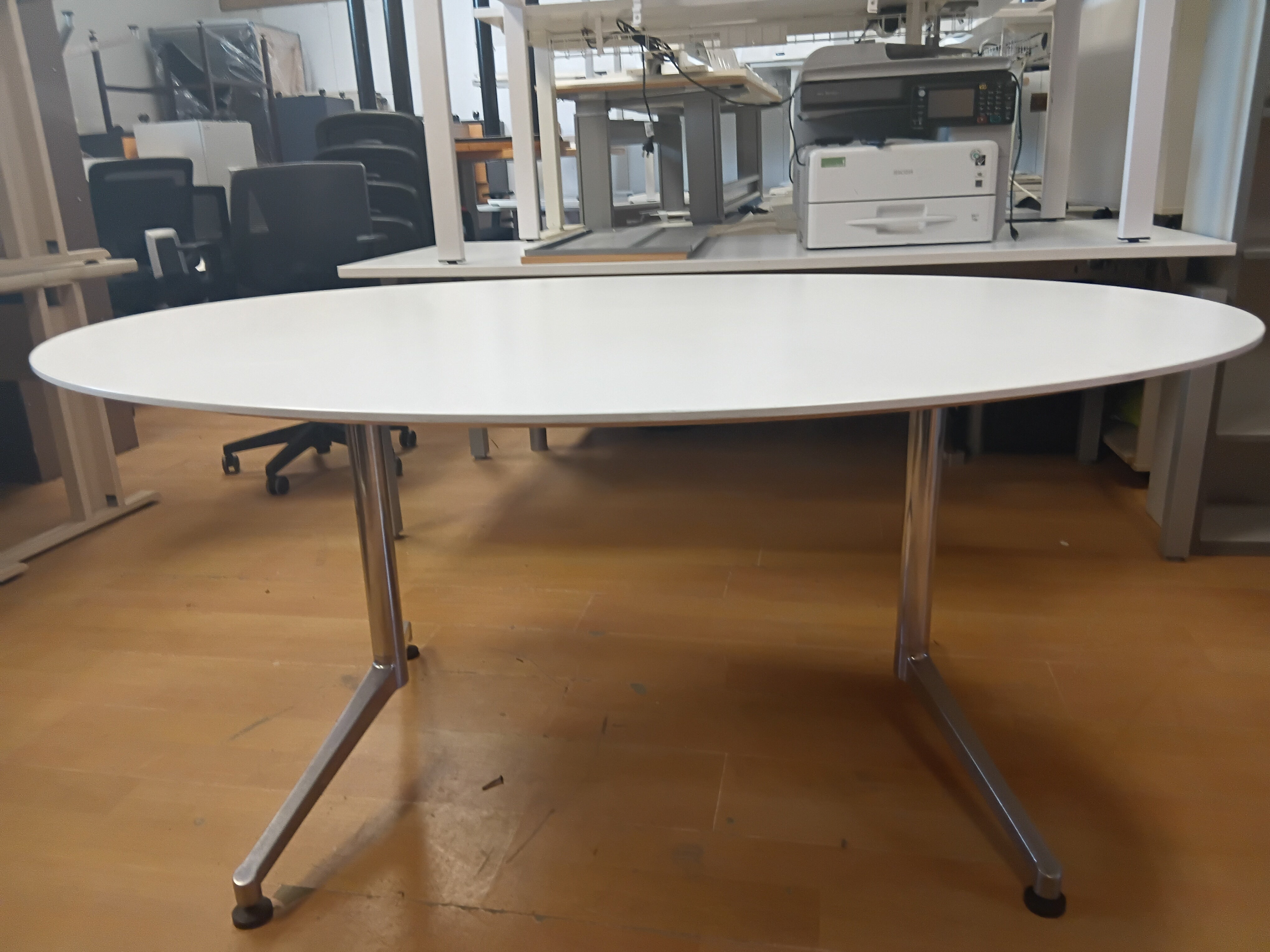 Oval Table=White