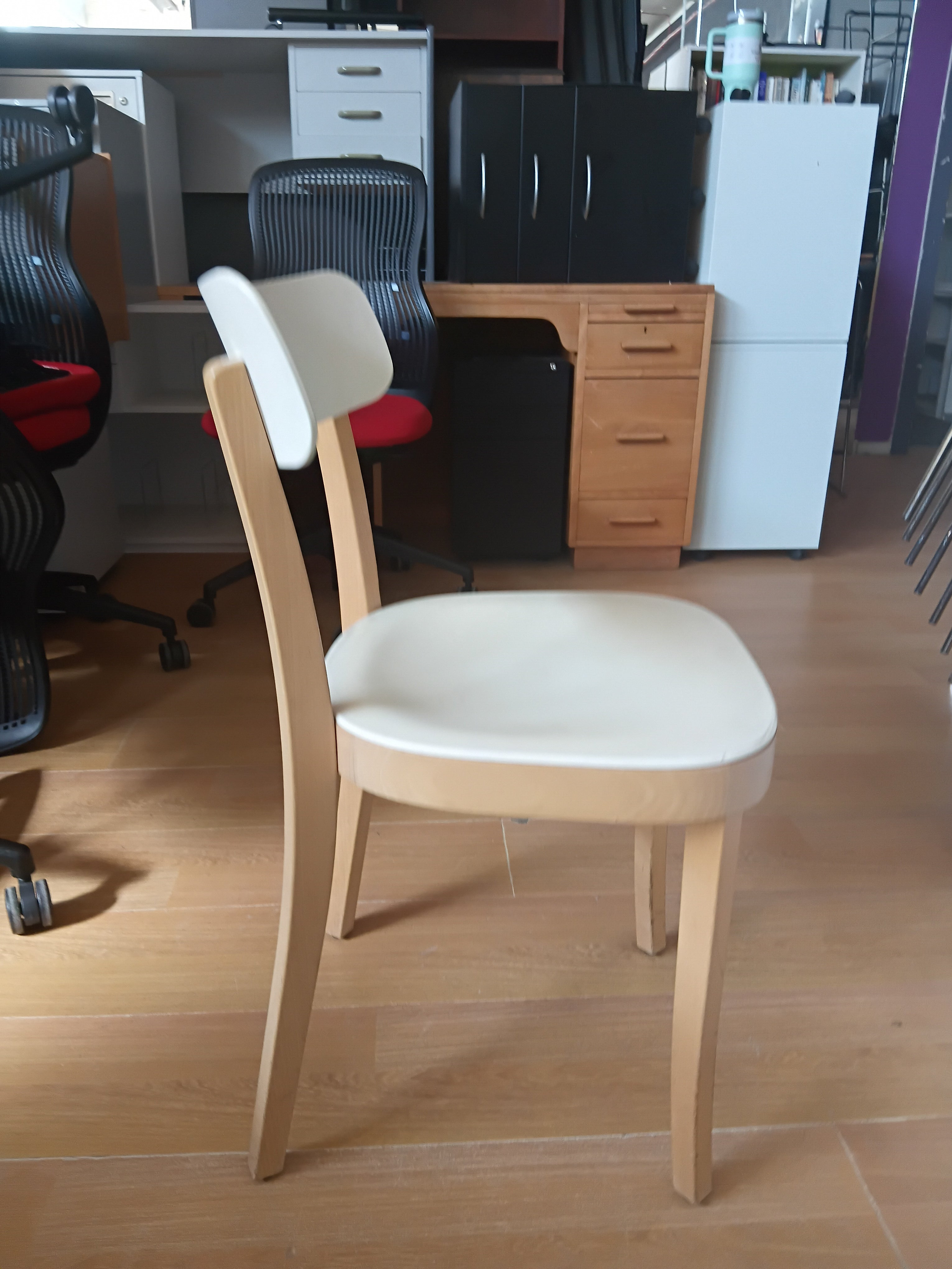 Vitra Basel Chair-White